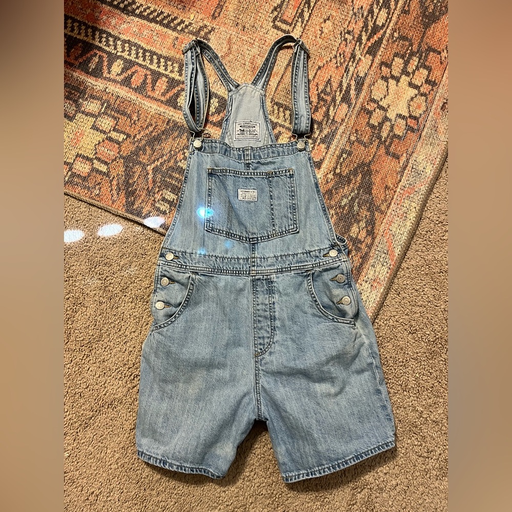 Levi’s Shortalls size Medium